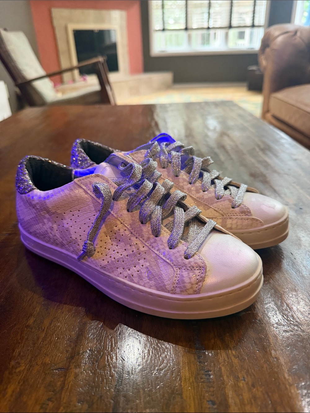 P448 Cream Snake Skin. Low-Top Sneakers with Silver Glitter Laces and Back. NWOT